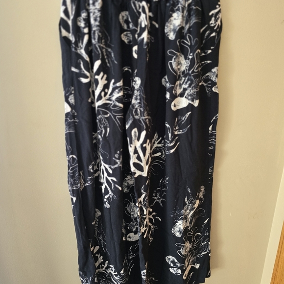 Black and with wide leg trouser‎ i take offers - Picture 3 of 6